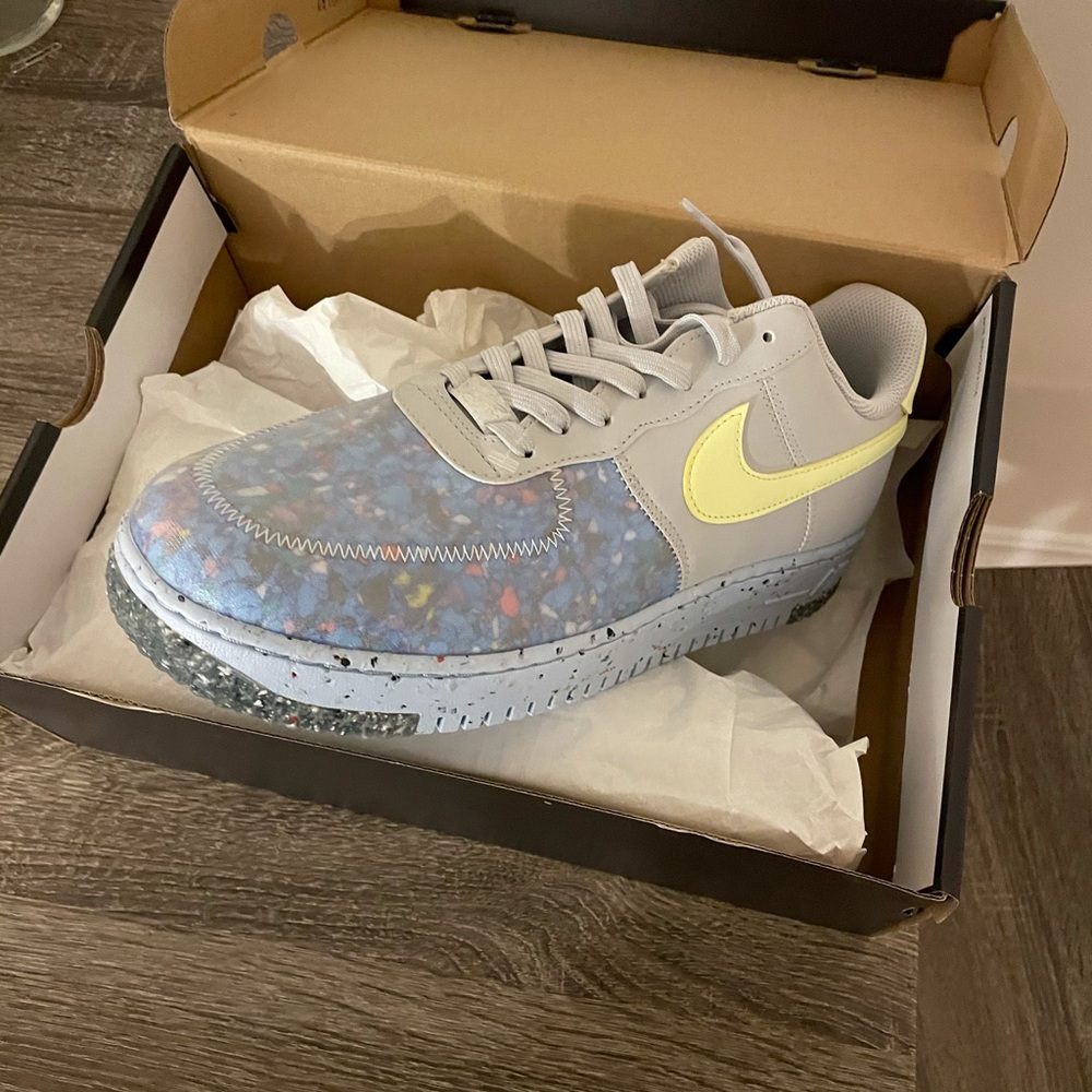 Air Force 1 womens—size 11.5 - Picture 3 of 7